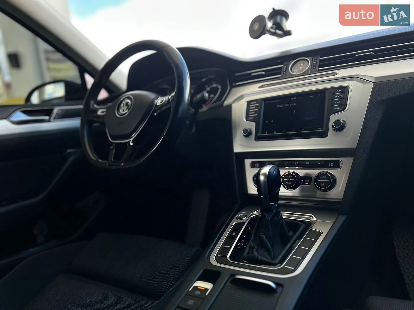 2015 Volkswagen Passat - мініатюра 19