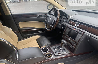 Седан Volkswagen Phaeton 2008 в Днепре