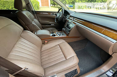 Седан Volkswagen Phaeton 2012 в Луцьку