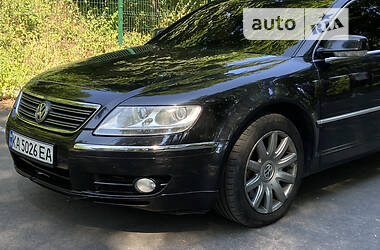 Седан Volkswagen Phaeton 2004 в Умани