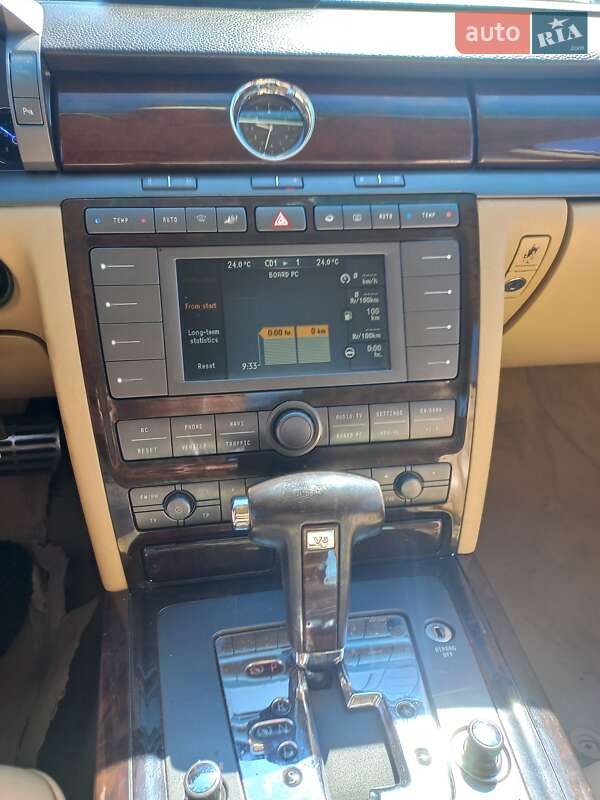 Седан Volkswagen Phaeton 2005 в Ивано-Франковске