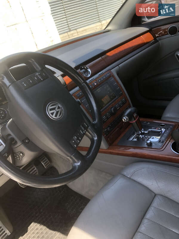 Седан Volkswagen Phaeton 2005 в Дніпрі