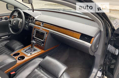 Седан Volkswagen Phaeton 2010 в Ивано-Франковске