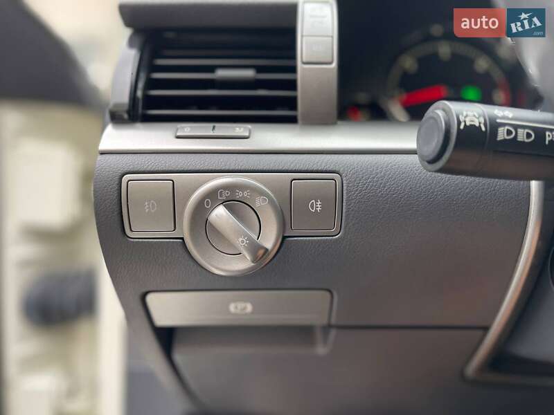 Седан Volkswagen Phaeton 2011 в Кременчуці