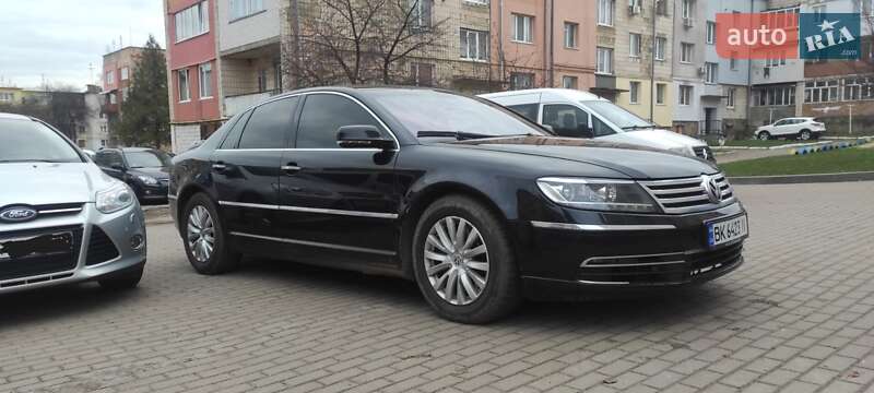 Седан Volkswagen Phaeton 2011 в Ровно