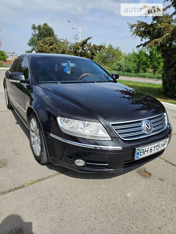 Седан Volkswagen Phaeton 2004 в Измаиле