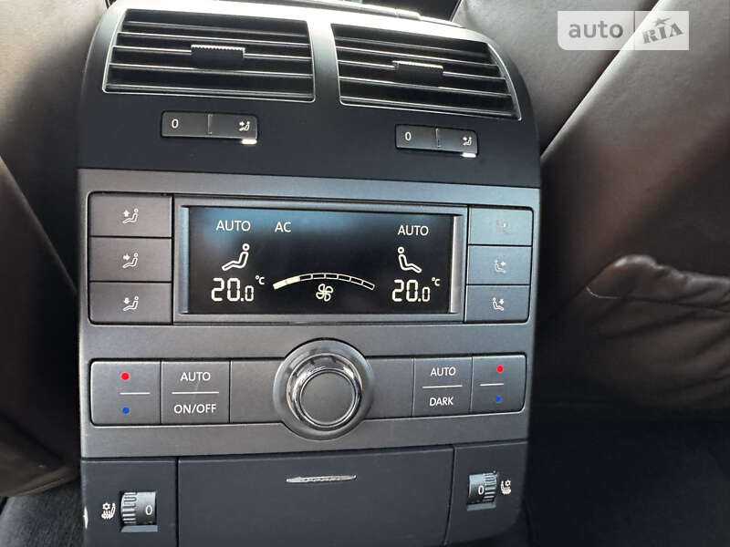 Седан Volkswagen Phaeton 2010 в Тячеві