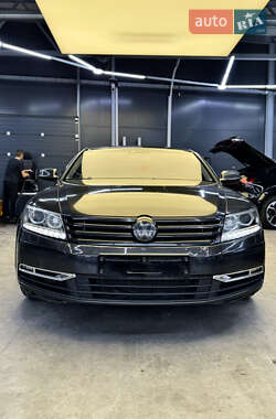 Седан Volkswagen Phaeton 2010 в Чернівцях