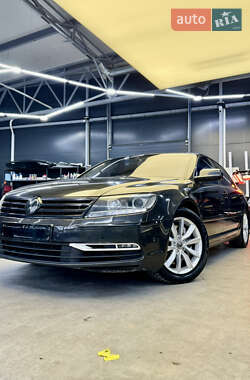 Седан Volkswagen Phaeton 2010 в Чернівцях