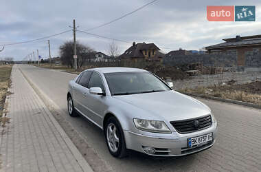 Седан Volkswagen Phaeton 2004 в Ровно