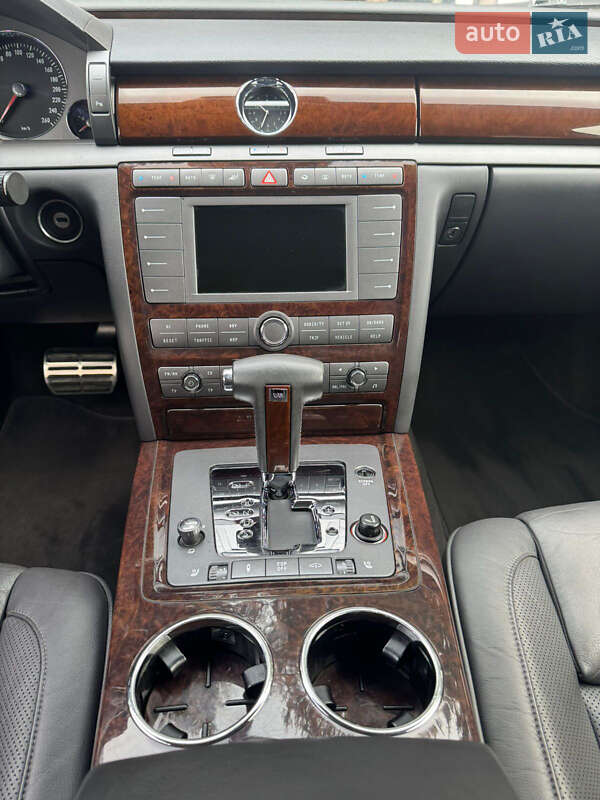 Седан Volkswagen Phaeton 2008 в Рівному