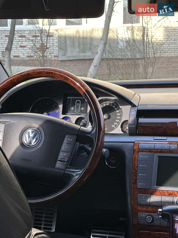 Седан Volkswagen Phaeton 2006 в Луцьку