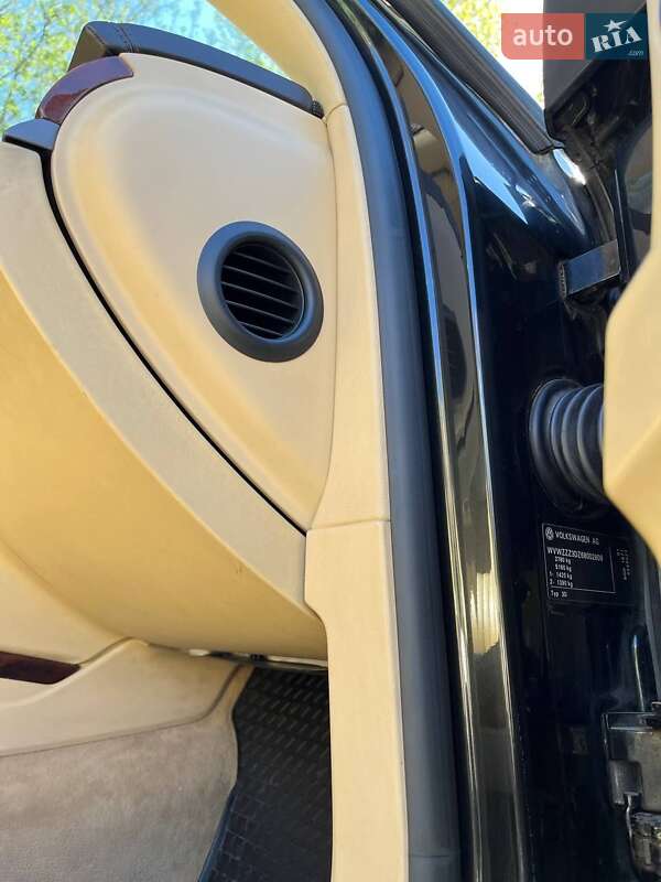 Седан Volkswagen Phaeton 2006 в Южноукраинске