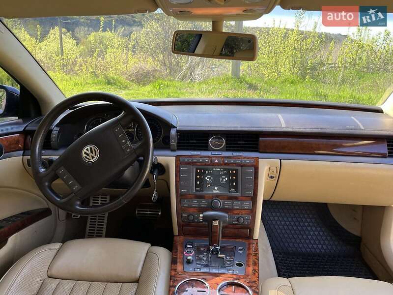 Седан Volkswagen Phaeton 2006 в Южноукраинске