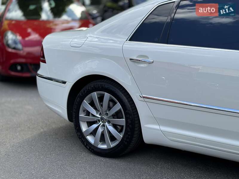 Седан Volkswagen Phaeton 2014 в Киеве