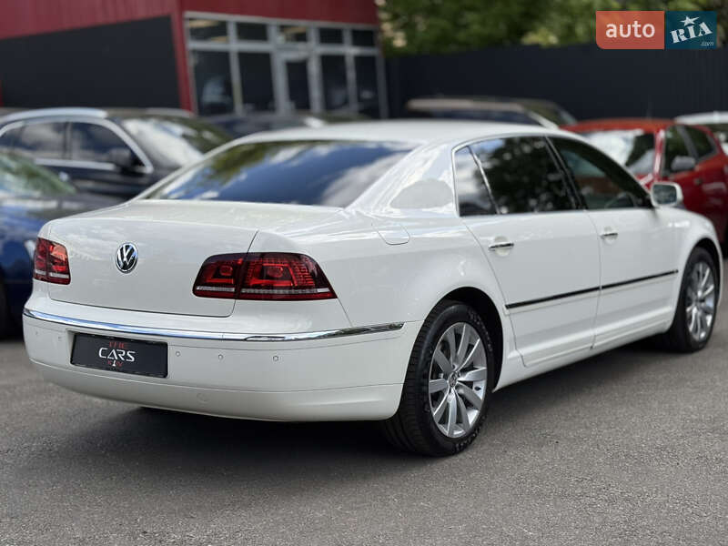 Седан Volkswagen Phaeton 2014 в Киеве