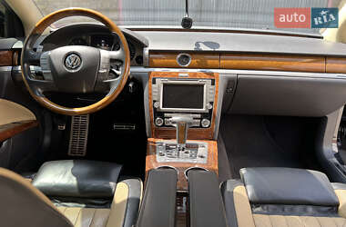 Седан Volkswagen Phaeton 2011 в 