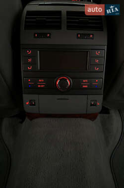 Седан Volkswagen Phaeton 2007 в Калуші