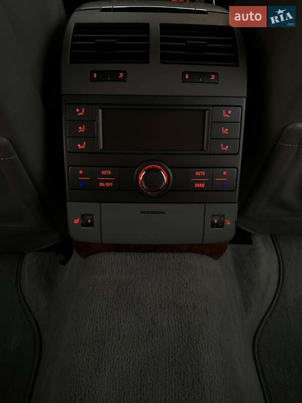 Седан Volkswagen Phaeton 2007 в Калуше