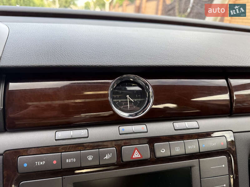 Седан Volkswagen Phaeton 2007 в Александрие