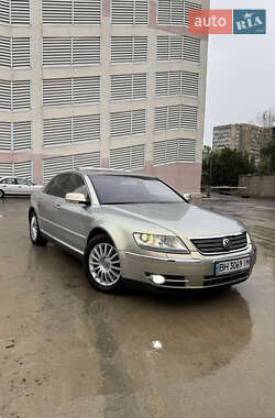 Седан Volkswagen Phaeton 2006 в Одессе