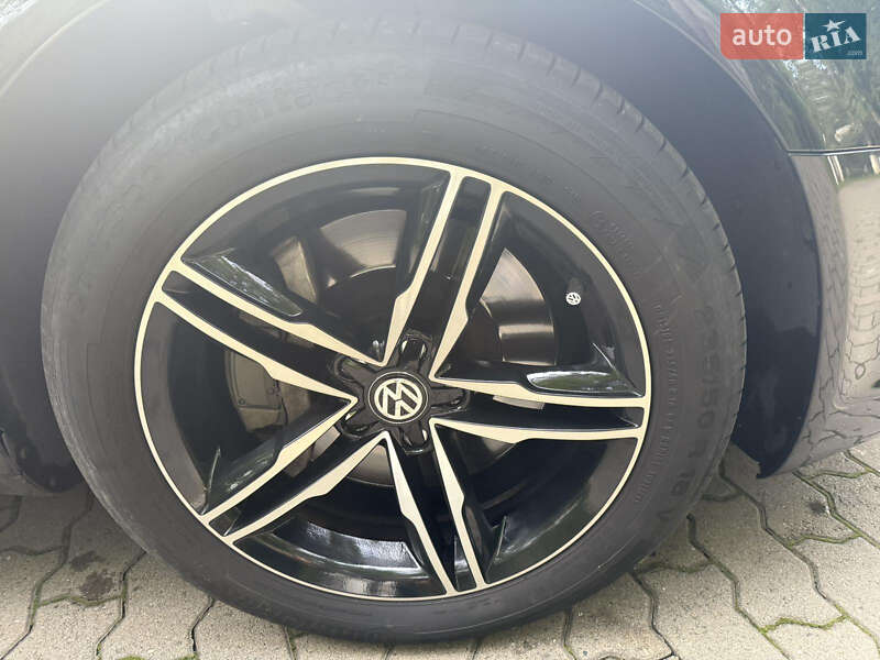 Седан Volkswagen Phaeton 2011 в Сваляві