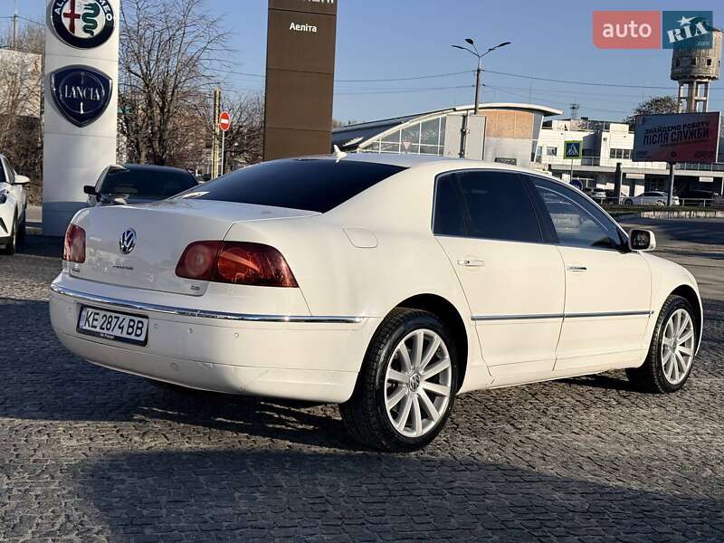 Седан Volkswagen Phaeton 2009 в Днепре