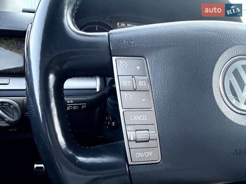 Седан Volkswagen Phaeton 2009 в Днепре