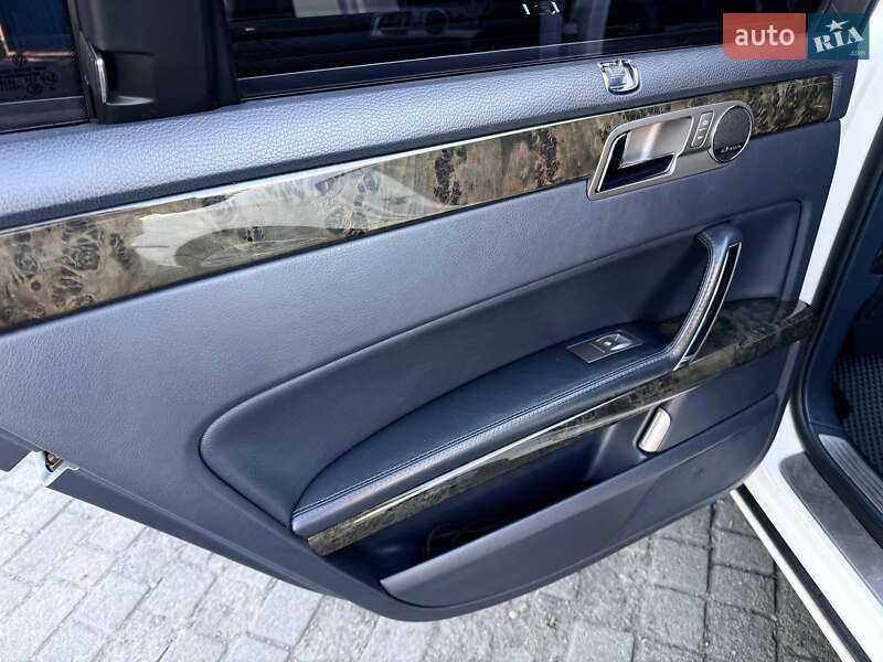 Седан Volkswagen Phaeton 2009 в Днепре