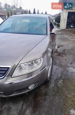 Седан Volkswagen Phaeton 2008 в Жовкве