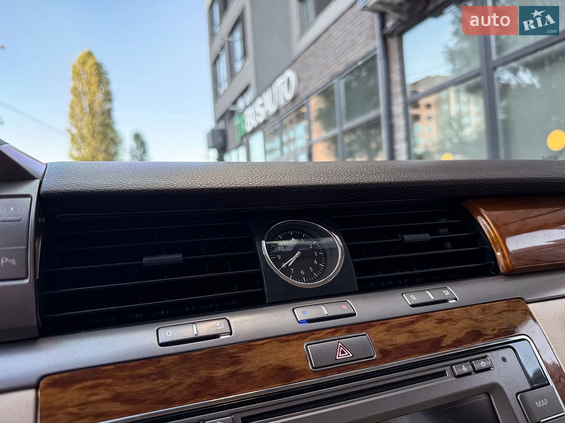 2010 Volkswagen Phaeton - мініатюра 31