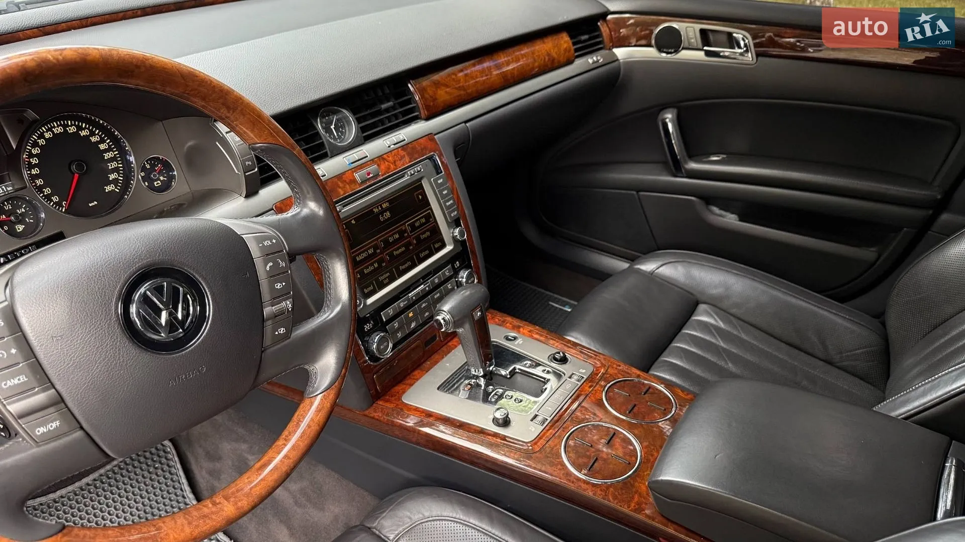 2011 Volkswagen Phaeton - мініатюра 30