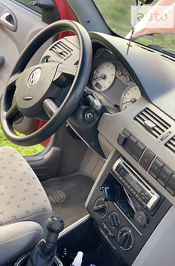 Хэтчбек Volkswagen Pointer 2006 в 