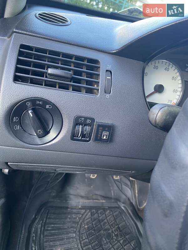 Хэтчбек Volkswagen Pointer 2004 в Сокале