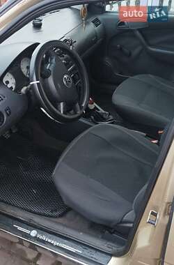 Хетчбек Volkswagen Pointer 2004 в Рівному фото 4 Хетчбек Volkswagen Pointer 2004 в Рівному