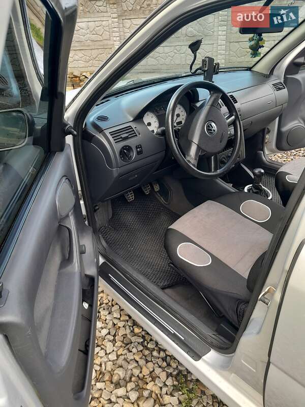 Хэтчбек Volkswagen Pointer 2004 в Дрогобыче