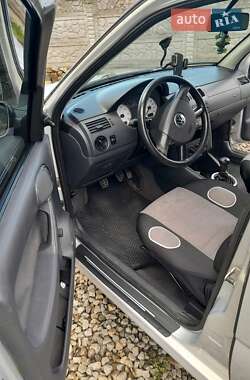 Хэтчбек Volkswagen Pointer 2004 в 