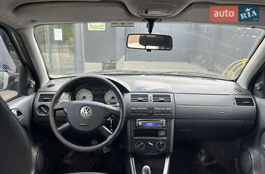 Хетчбек Volkswagen Pointer 2005 в 