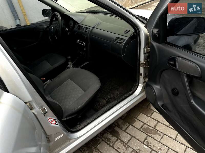 Хэтчбек Volkswagen Pointer 2004 в Харькове