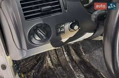 Хэтчбек Volkswagen Pointer 2004 в 