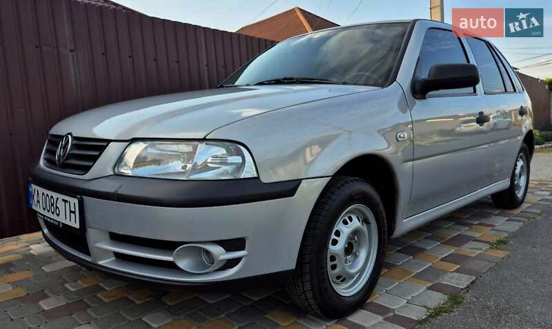 Volkswagen Pointer 2004