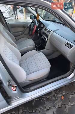 Хетчбек Volkswagen Pointer 2006 в Чернівцях