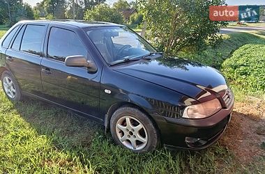 Хетчбек Volkswagen Pointer 2006 в Чернівцях Хетчбек Volkswagen Pointer 2006 в Чернівцях