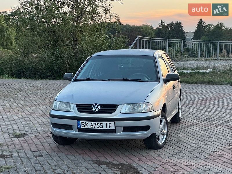 Хэтчбек Volkswagen Pointer 2004 в Дубно
