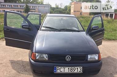 Седан Volkswagen Polo 1996 в Косове