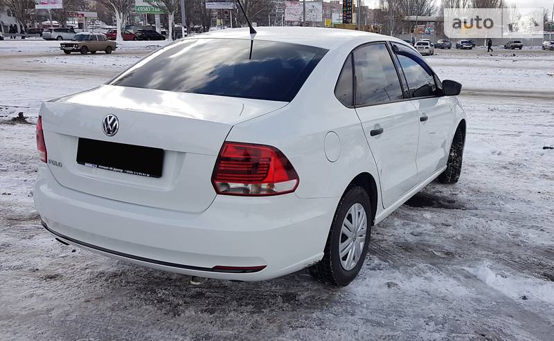 Седан Volkswagen Polo 2016 в Дніпрі