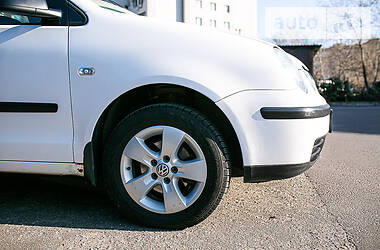 Хетчбек Volkswagen Polo 2003 в 
