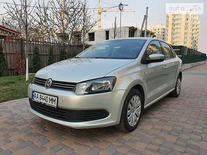 Седан Volkswagen Polo 2012 в 