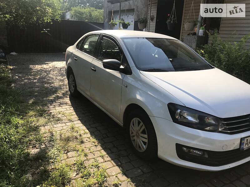 Седан Volkswagen Polo 2016 в 