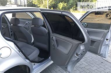 Хетчбек Volkswagen Polo 2001 в 